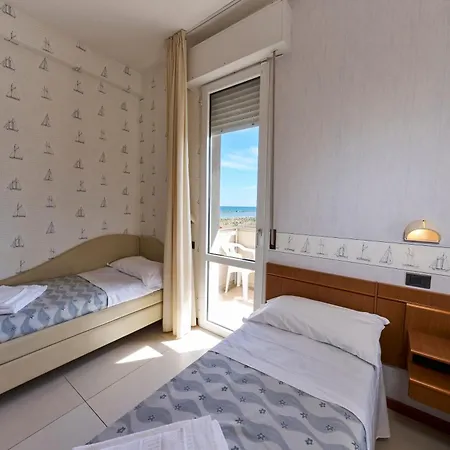 Atlantic Hotel 3*
