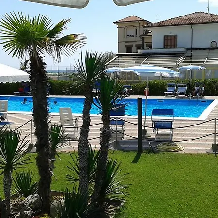 Atlantic Hotell 3*